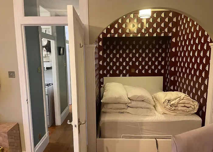 Chelsea Manor Studio